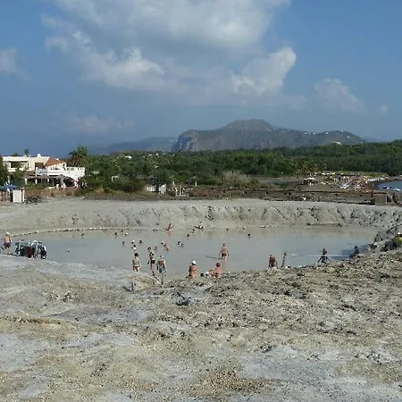 Vulcano Beach 3*